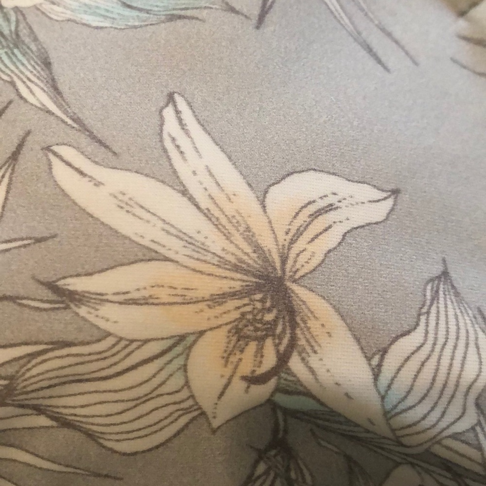 NWOT KENDALL & KYLIE bikini TOP - Picture 2 of 6